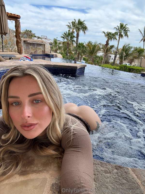 Wanna get wet with me? 😏