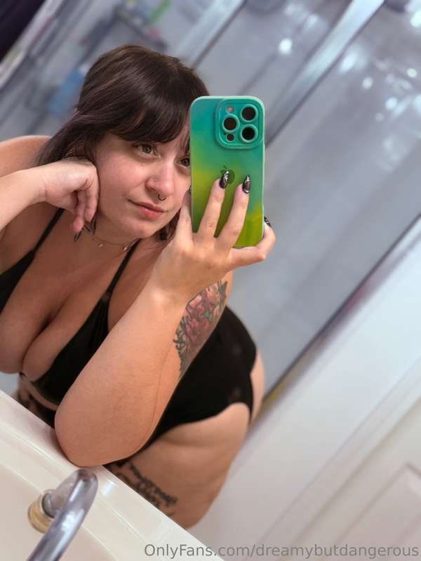 I hope your hungry for some extra juicy thighs and breasts…😋.. 8