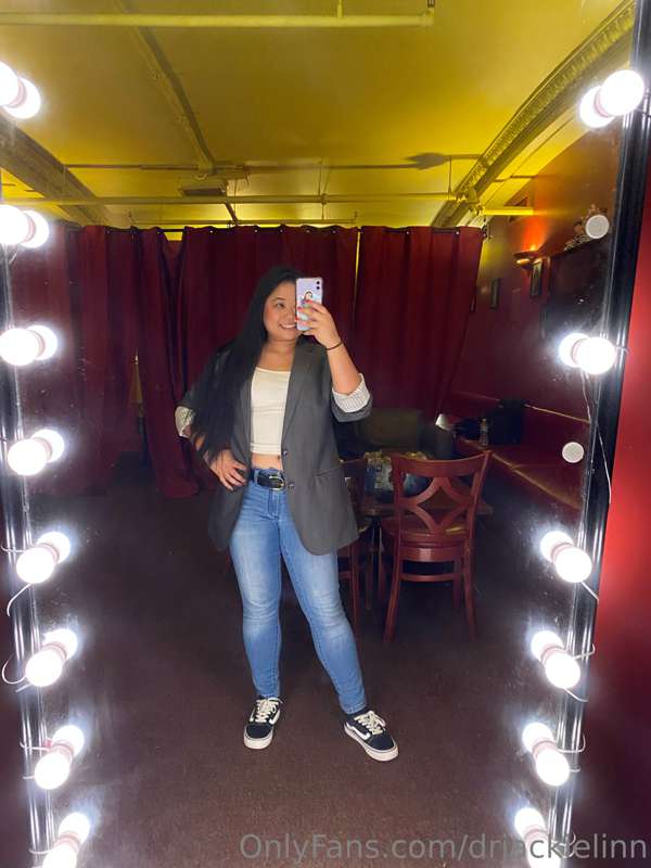 Last nights show outfit 🥰 this is my happy place! I need a m..