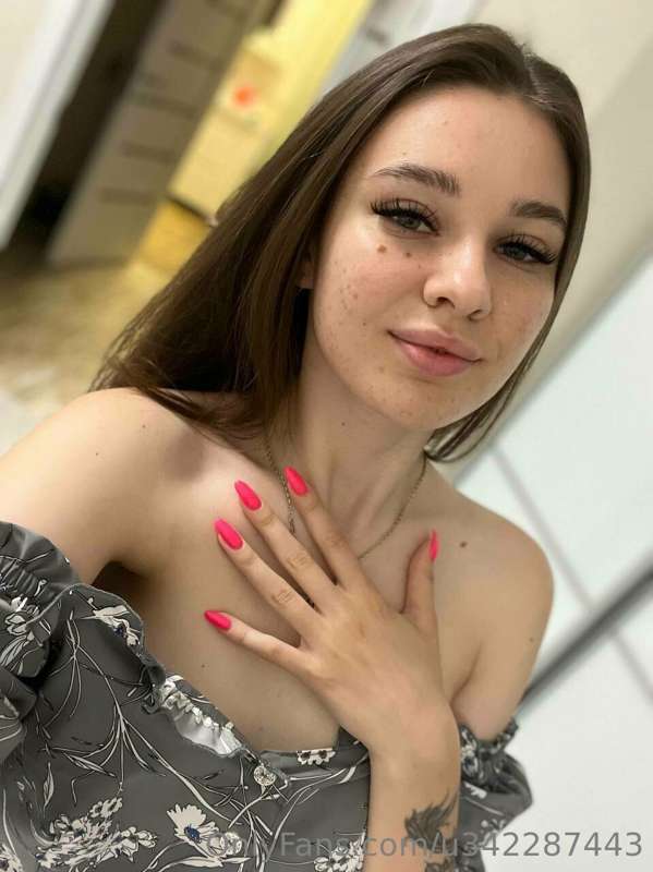 How do you think about this manicure? Is it too much or not🙄
