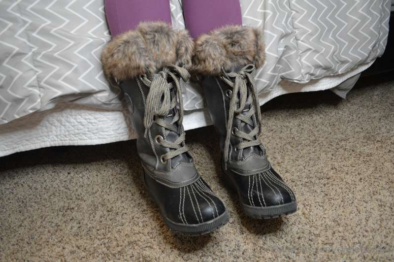 Its sooooo cold here right now.  These boots make my feet so..