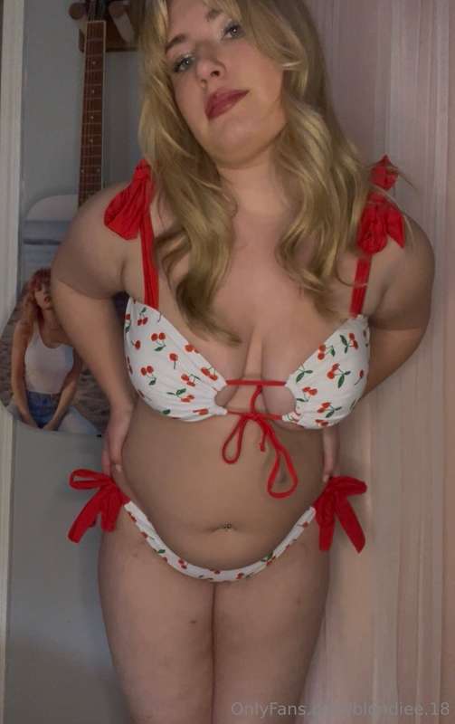 Blondiee.18 - Onlyfans - 2025-06-04T14:00:19