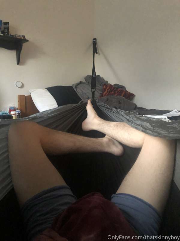 Finally got my hammock hung up in my room :) felt like showi..