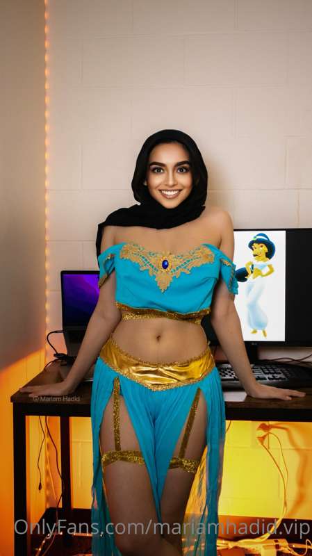 ***JASMINE COSPLAY*** 

New photo shoot doing Jasmine cospla..