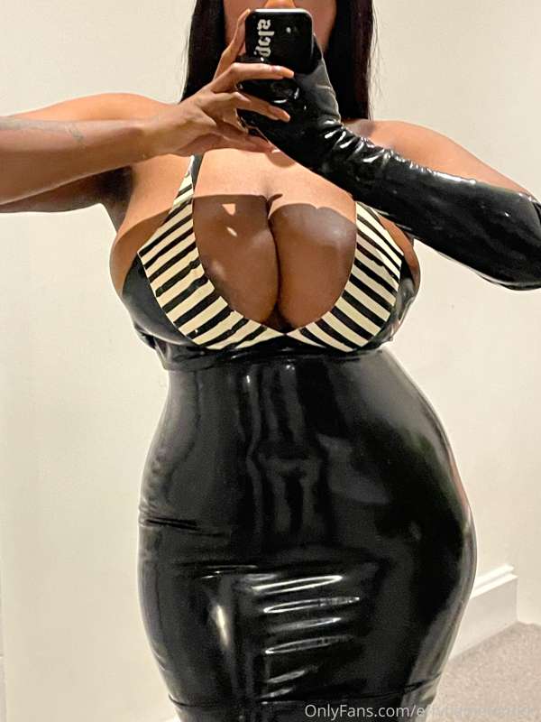 Latex 🖤