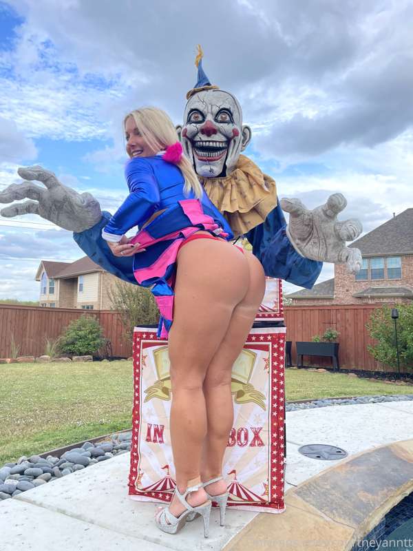 Booty Flash 🥵 @texasthighs for all the 🔥