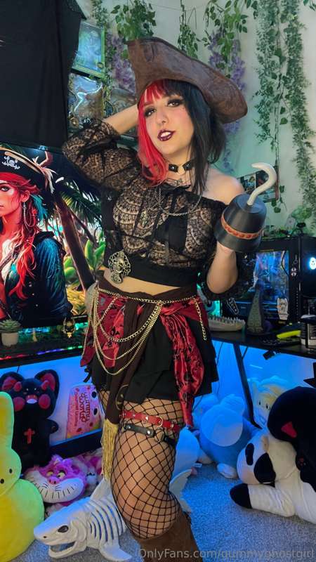 Pirate Gummy is gonna plunder all your cum 🏴‍☠️❤️ 24