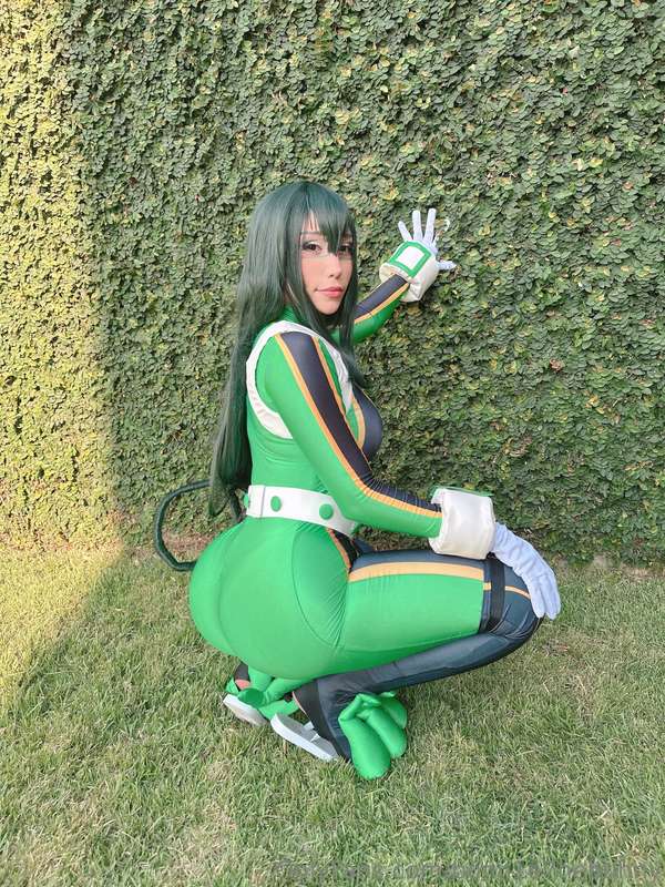 Would you rather:A) get tongue tied by my Froppy skills 👅B) .. 3