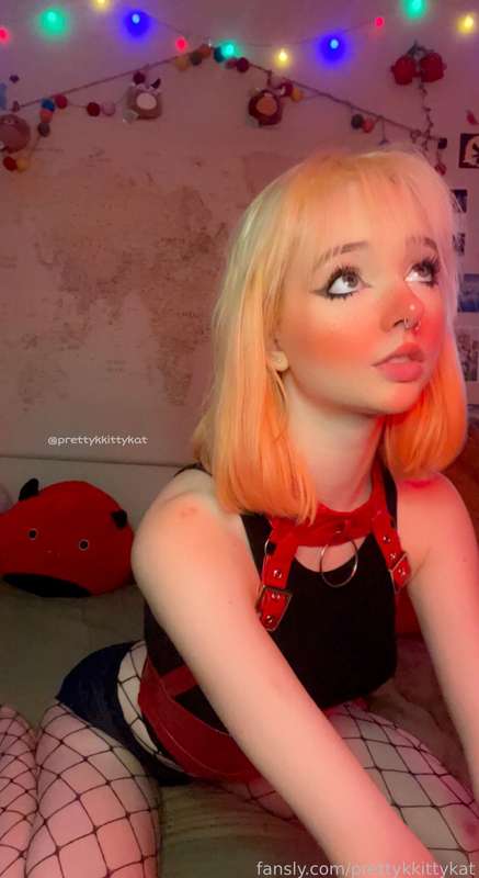 Prettykkittykat - Fansly - 07 Oct, 2022