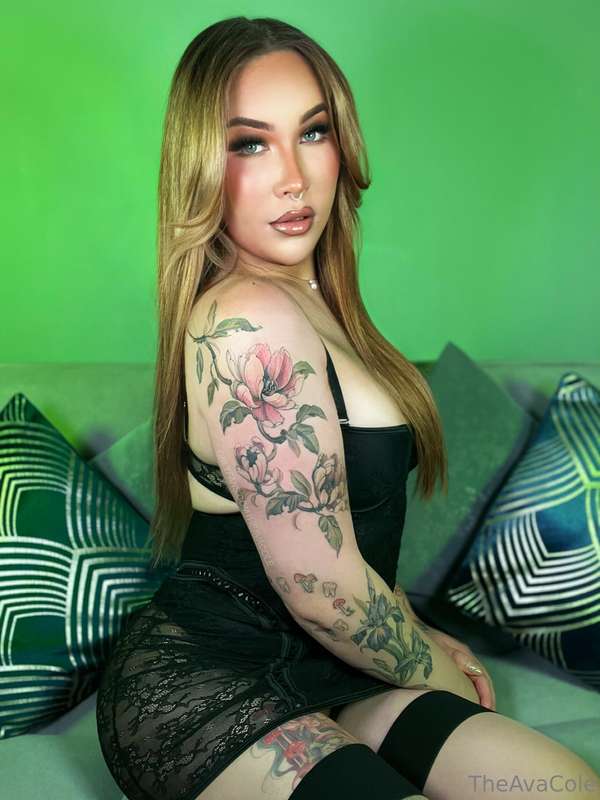If you think I'm pretty, you should see my cock! 😈👅