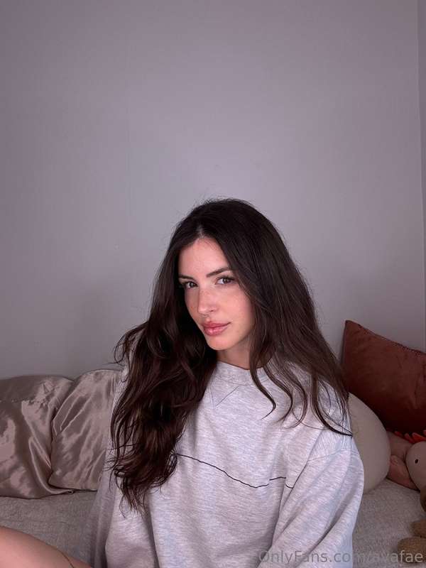This spot’s warm, wanna take it? 😘