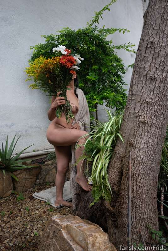 Frida - Fansly - 25 Oct, 2024 14