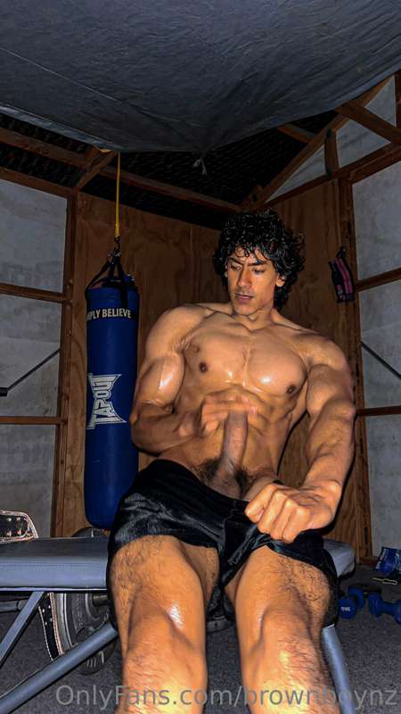 Caught in the act at gym 🏋️‍♂️💪🥊
Have you seen the video yet..