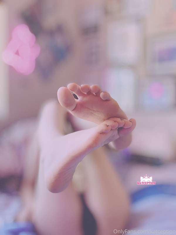 More feet pics! I am using some non nude photos to promote m.. 6