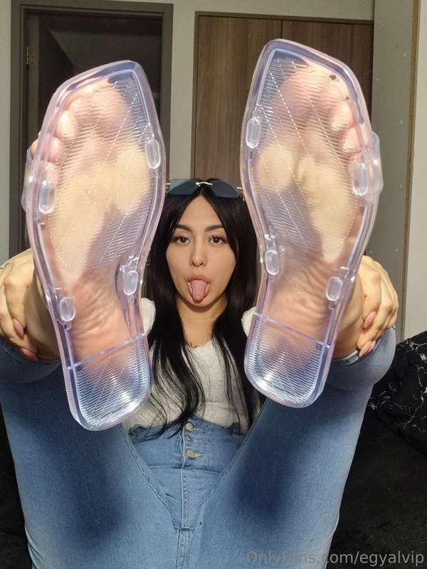Clean and oiled feet or dirty feet? I check your opinion in .. 9