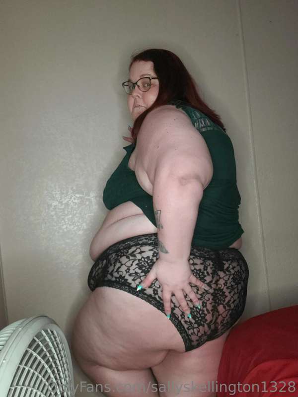 Tshirt and panties Thursday 4