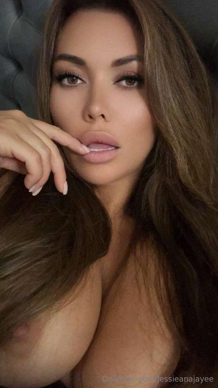 Cutie princess @loveadvisor 👑Wants to share her real devilis..