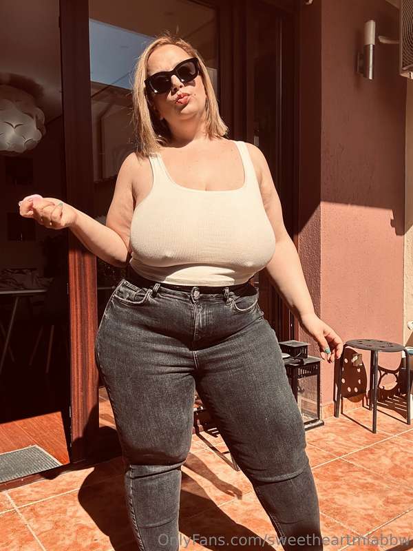 Finally sunny weather !!!! Sun’s out tits are out 🤣