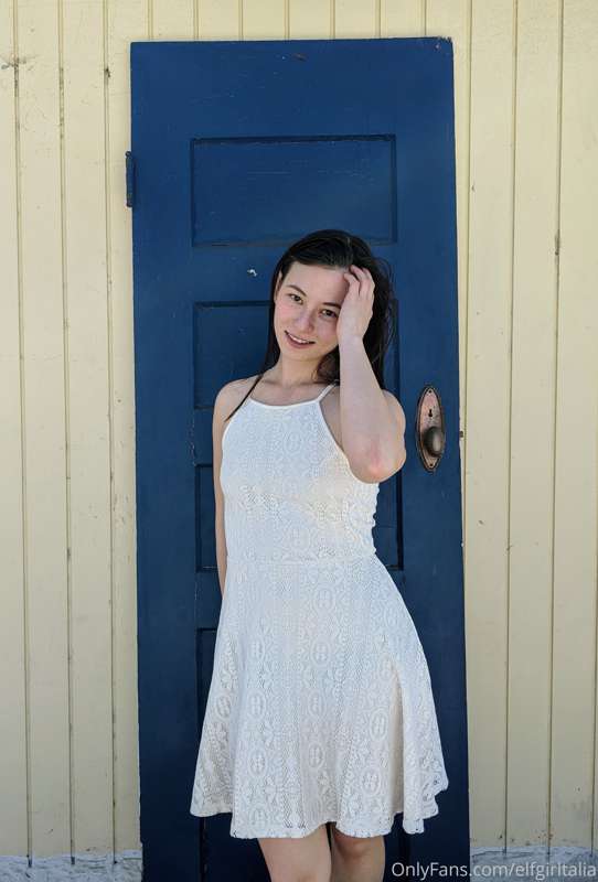 I found a blue door on my roof and thought it might be a cut.. 3