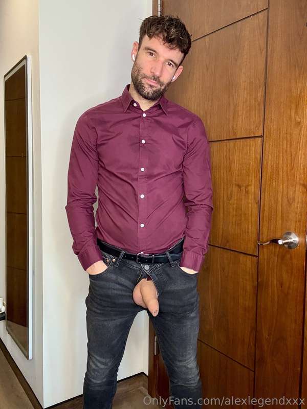 Zoom in… I dare you. Bet you won’t stop staring.