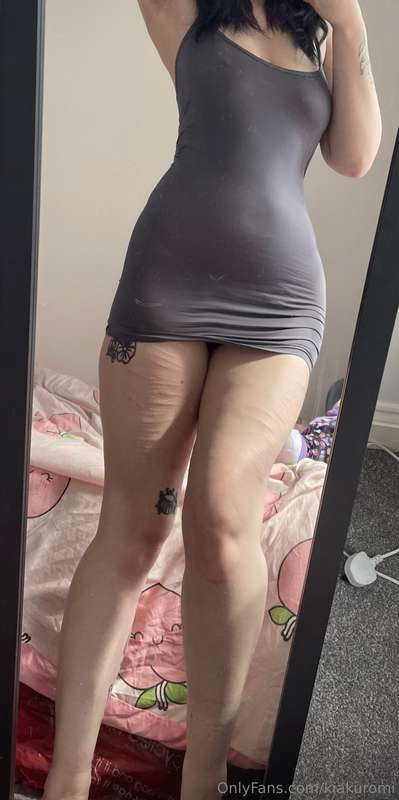 Thigh fucking vid with back and front pov and some cute pics.. 1
