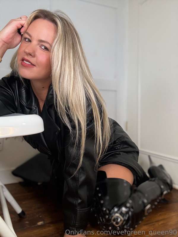 Full Leather Trench Coat Photo Set Pt.1…🖤 14