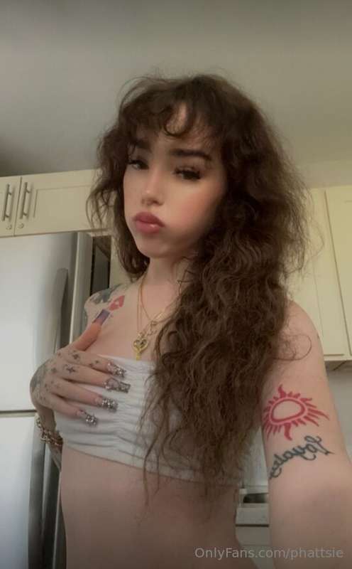 I'm horny babe 😇 play with me