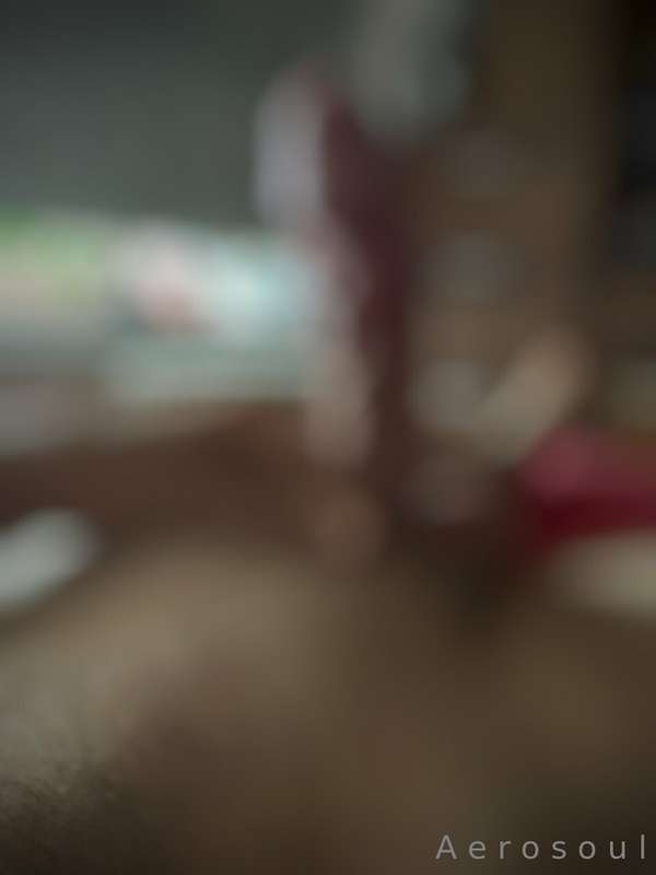 Blurry taste of a Friday morning…🔥  Tip and DM me to reveal ..