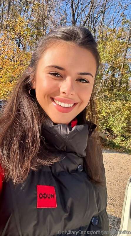 💓𝐅𝐑𝐄𝐄𝐄 𝐒𝐔𝐁𝐒𝐂𝐑𝐈𝐏𝐓𝐈𝐎𝐍💓 cute @official_emiliaxo just turned 19 ..