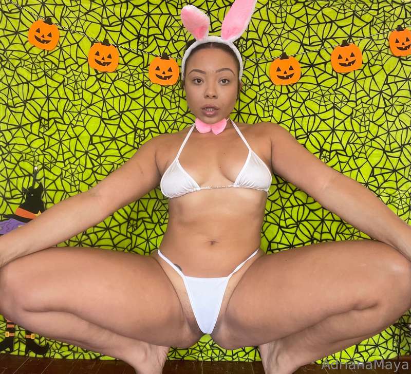 Slutty bunny 🐰🎃 3