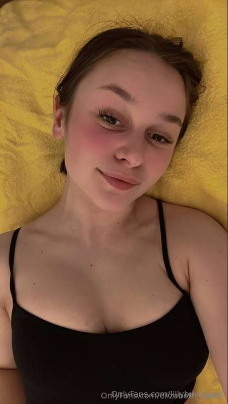 Heloo! My name is @elizabeth_grace 💎I love taking hot photos.. 1