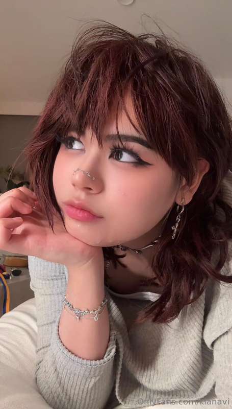 do you think I’m pretty 🥺?  1
