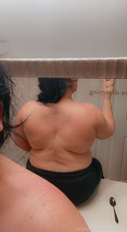 About to get this big fat back massaged thanks to all of you.. 2
