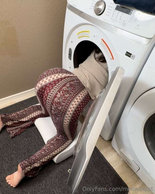 I bet you haven't seen my laundry SEXTAPE yet, tip me someth..