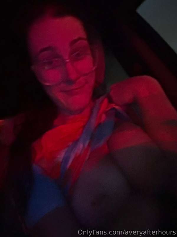By the light of the lightning flashes, my sexiness is raised.. 4