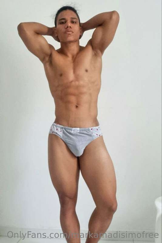 Foto con el calzoncillo del video de ayer, me marka bien?