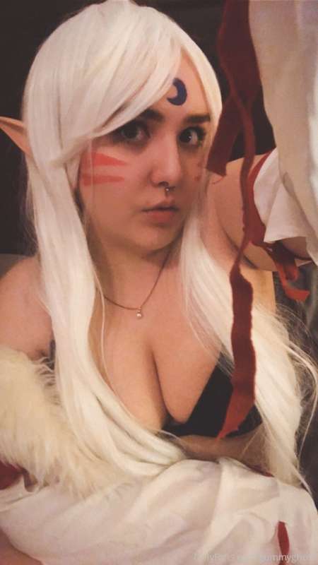 Lady Sesshomaru 💖 here’s a sexy genderbent cosplay from Inuy.. 19