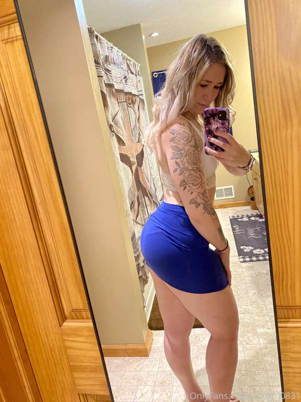 Does my booty look good in this outfit ?