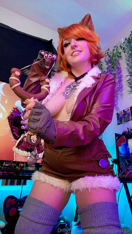 I’m just here for the nuts 🥜 Squirrel Girl cosplay!! 🐿️🩷 23