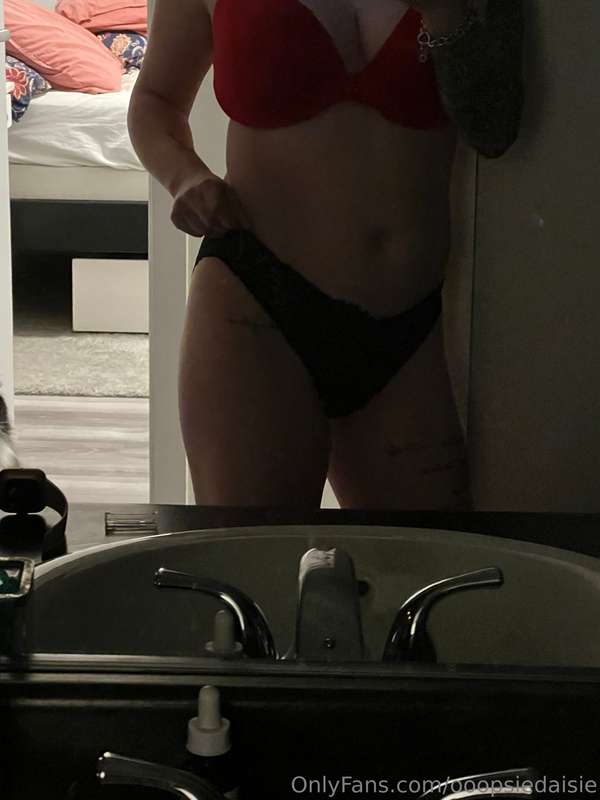 Red.Kisses - Onlyfans - 06 Aug, 2024