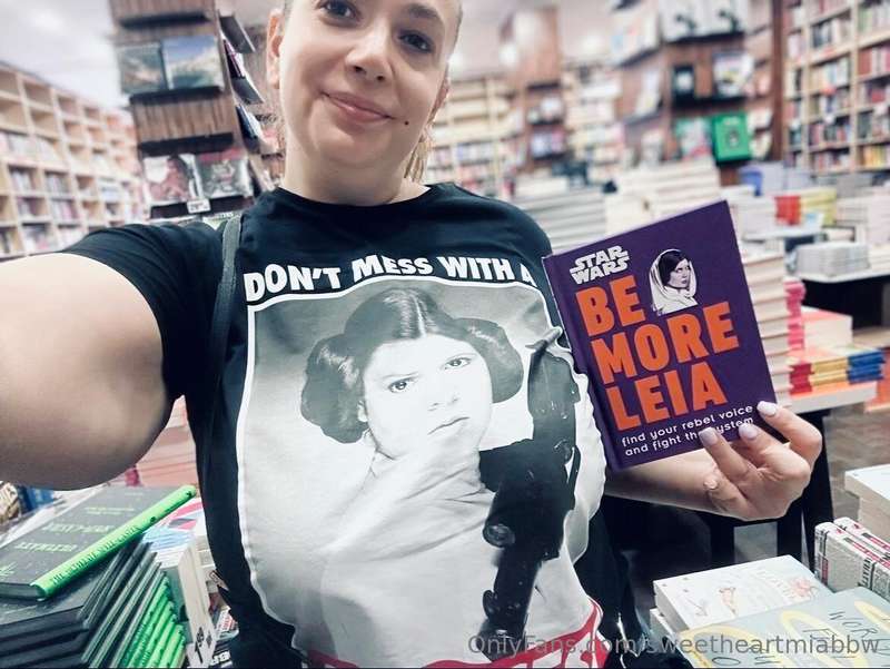 May the 4th be with you ! Happy Sunday guys hope you guys ha.. 2