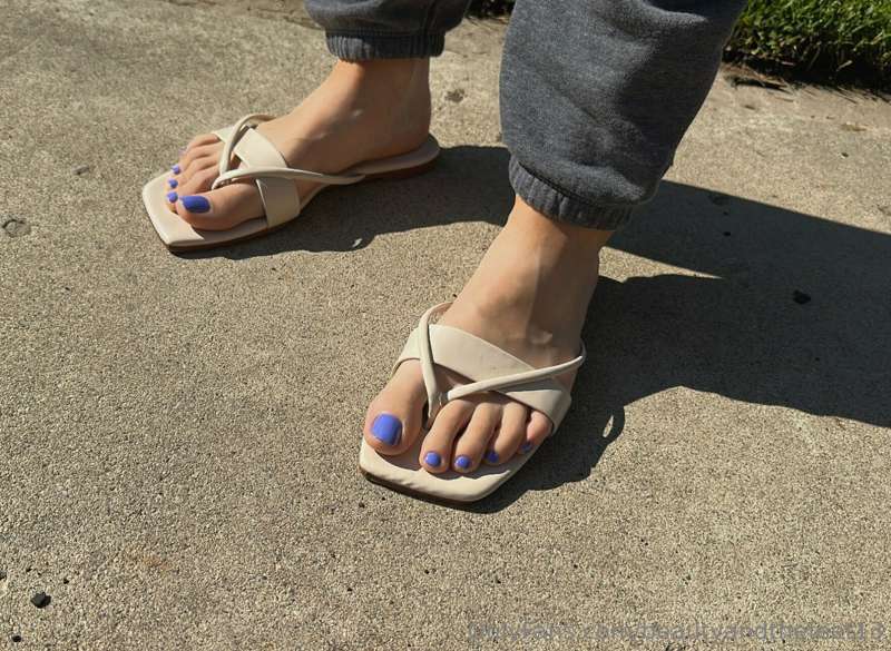 Where are my purple toe eaters at!? Don’t they look tasty?😋 5