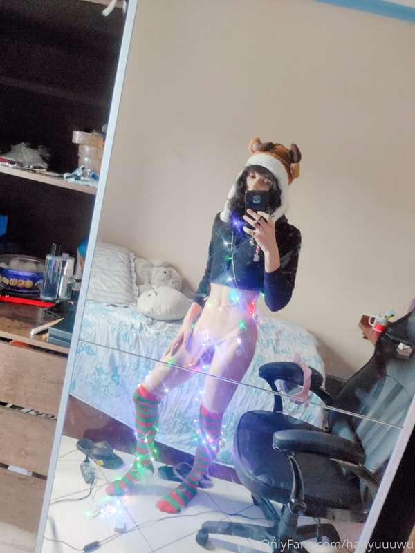 start chrstimas i will have a better light for this stuff do.. 37