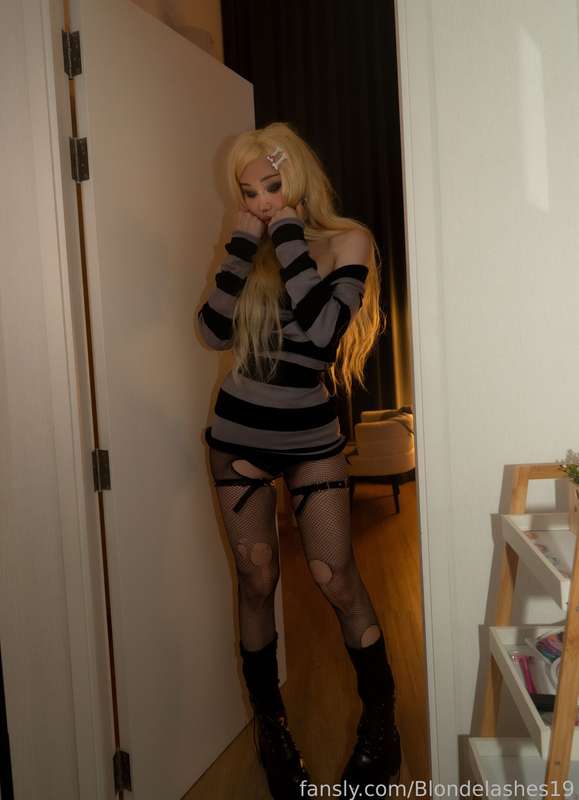 Blondelashes19 - Fansly - 24 Jan, 2025 1