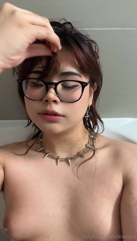 Photodump of me in the bath 🛁 I wish someone was here to suc.. 5