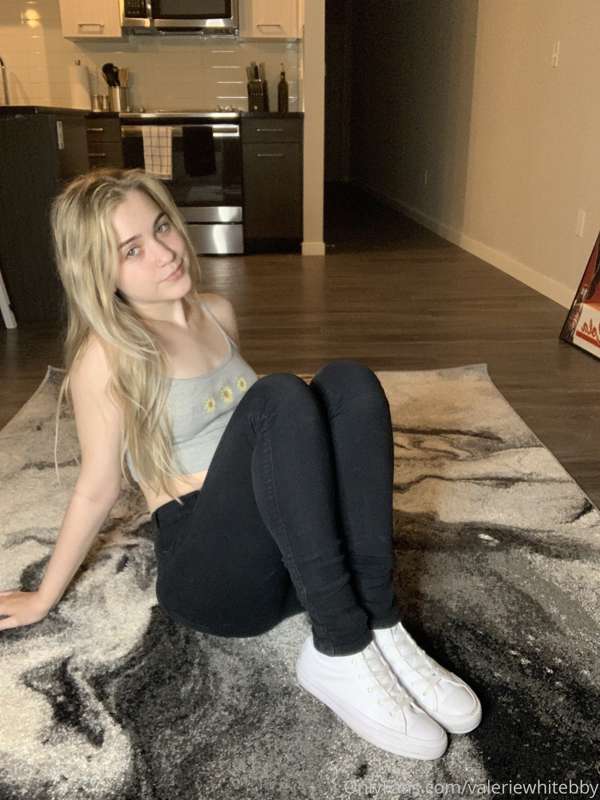 Removing my socks and shoes 💖