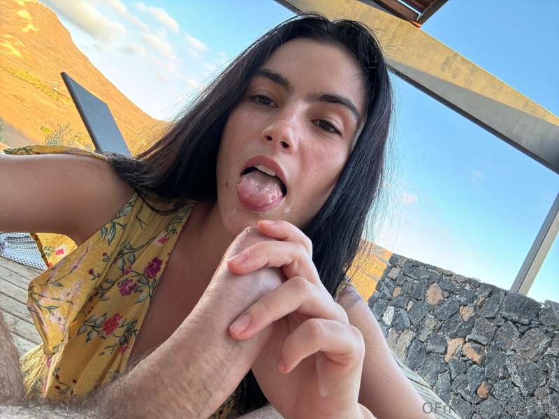 nice preview of one of my BJ on holiday…😂🤤 4
