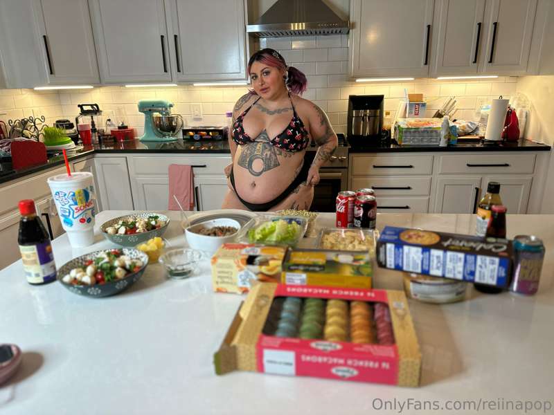 Look at all that food!! Streaming now!! 7