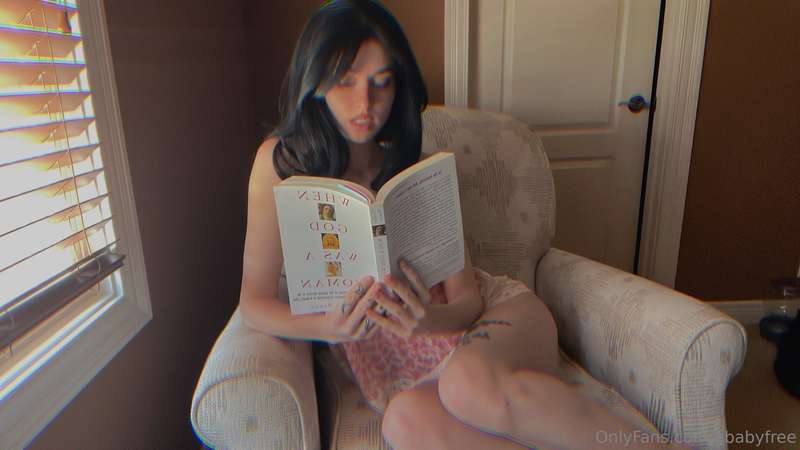 Reading and flashing you (full explicit nudity) 