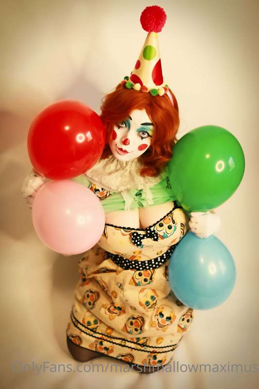 Retro Clown set (Part 1)
Ohhhh how fun it is to clown around.. 22